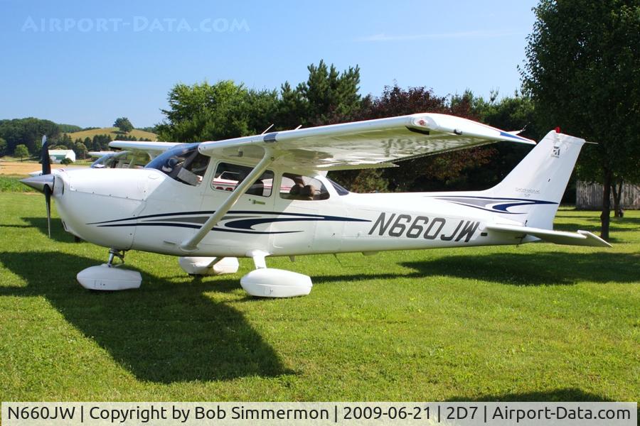 N660JW, 2005 Cessna 172S C/N 172S9788, Father's Day fly-in at Beach City, Ohio
