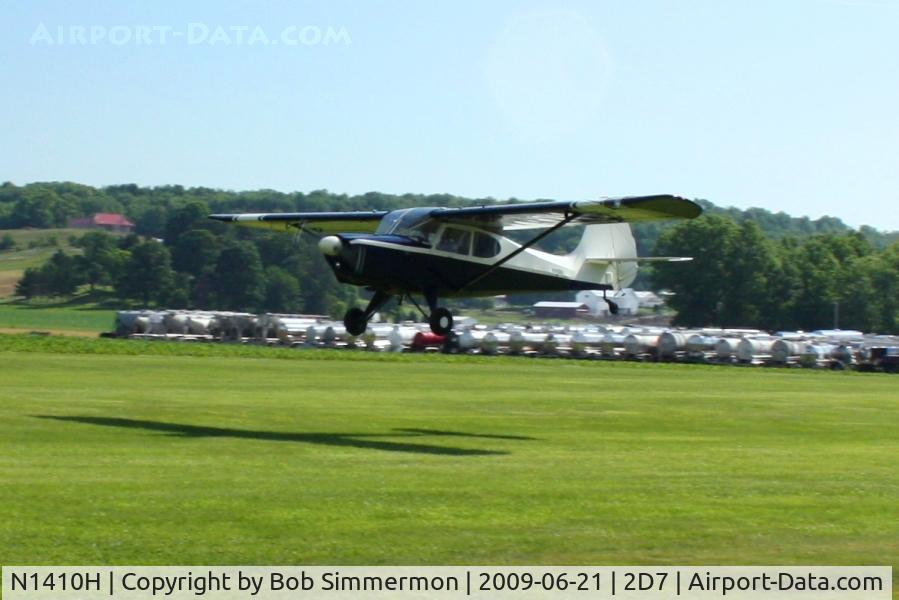 N1410H, 1949 Aeronca 15AC Sedan C/N 15AC-462, Landing on 28 at the Beach City, Ohio Father's Day fly-in.