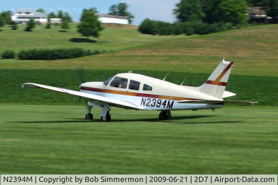 N2394M, 1977 Piper PA-28R-201 Cherokee Arrow III C/N 28R-7837085, Landing on 28 at the Beach City, Ohio Father's Day fly-in.
