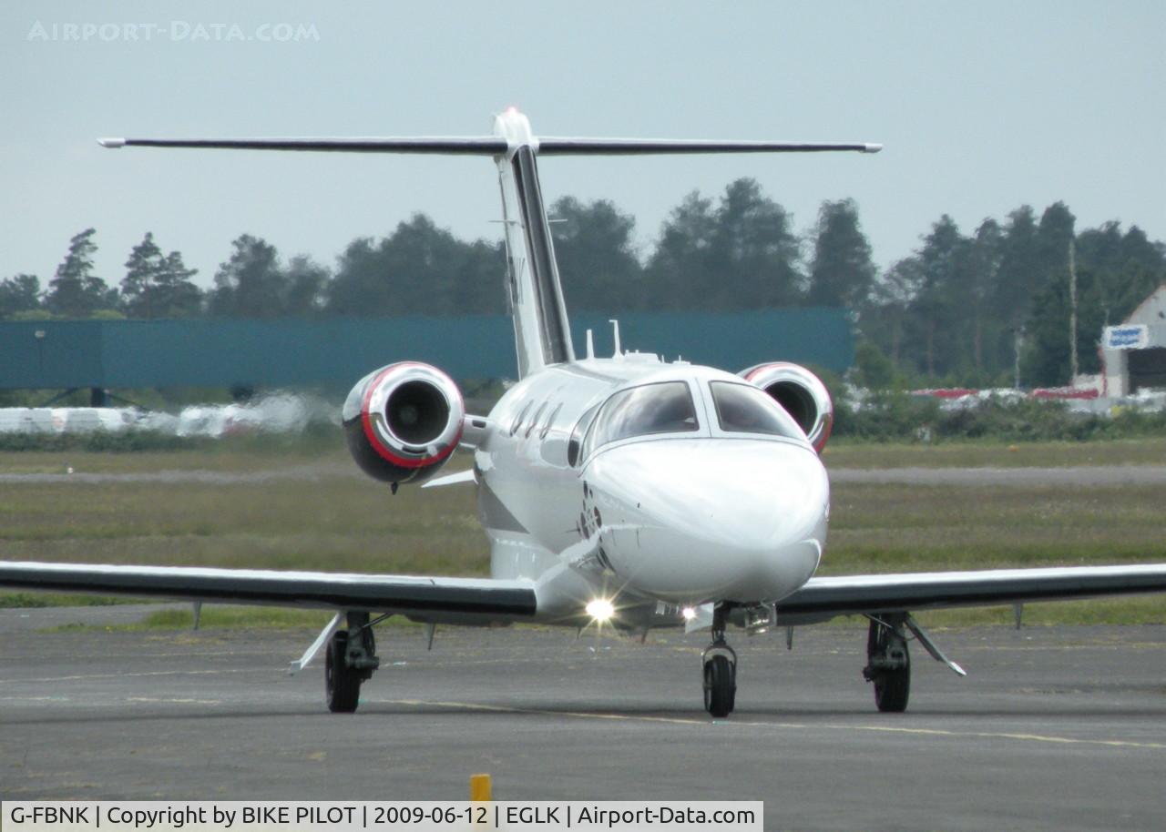 G-FBNK, 2008 Cessna 510 Citation Mustang Citation Mustang C/N 510-0067, TAXYING TOWARDS THE CAFE