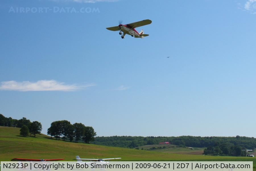 N2923P, 1955 Piper PA-22-150 C/N 22-3191, Departing 28 in a sky full up airplanes at the Beach City, Ohio Father's Day fly-in.