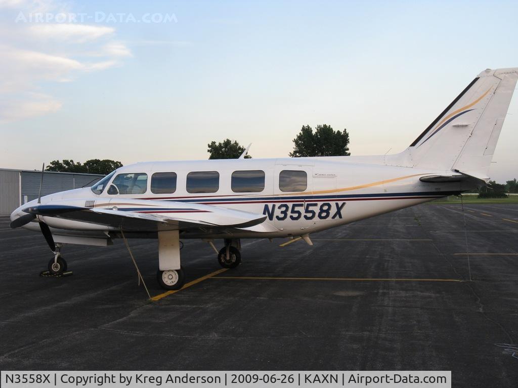 N3558X, 1980 Piper PA-31-350 Chieftain C/N 31-8052073, 1980 Piper PA-31-350 Navajo operated by Midwest Aviation