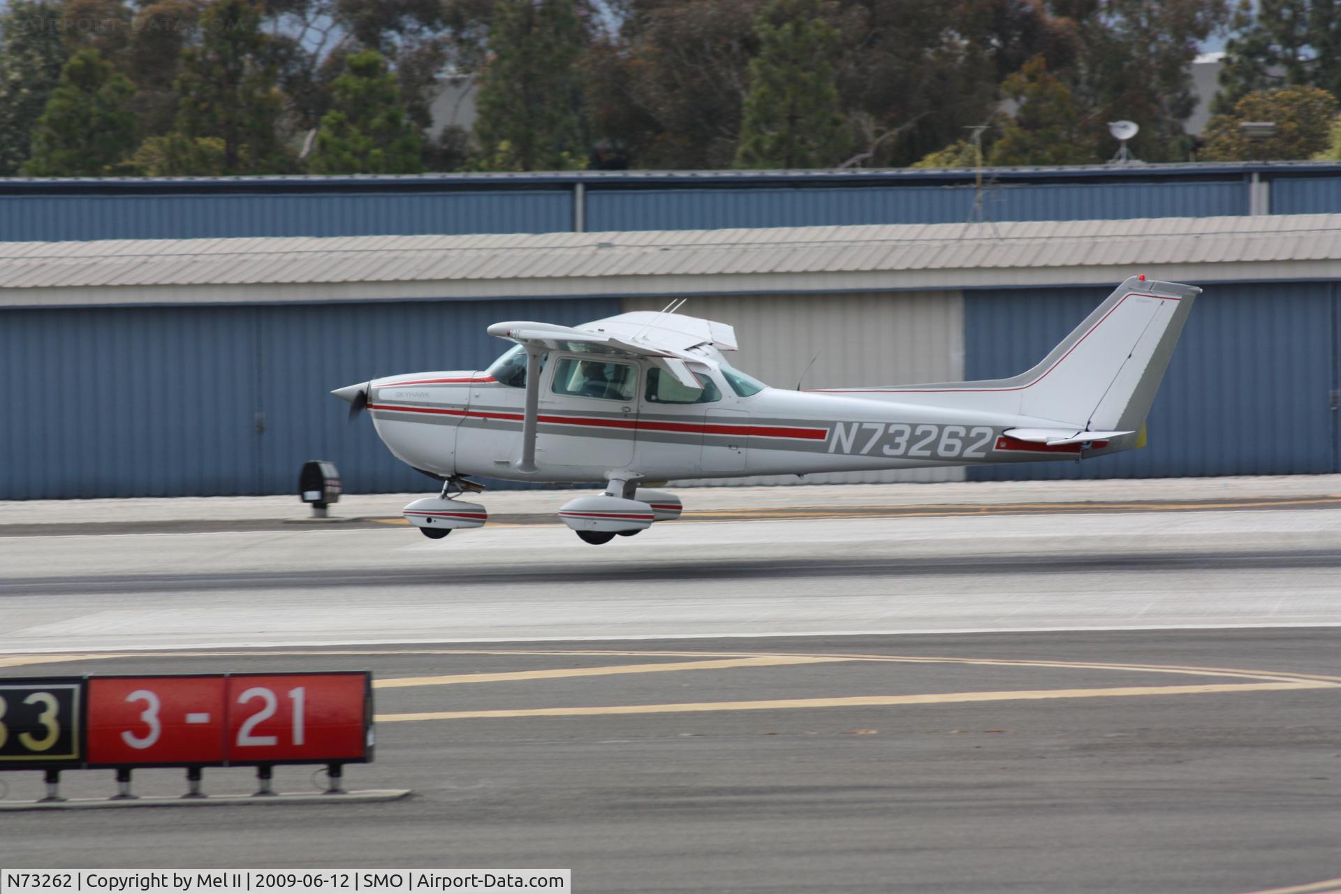 N73262, 1976 Cessna 172M C/N 17267342, Landing RWY 21