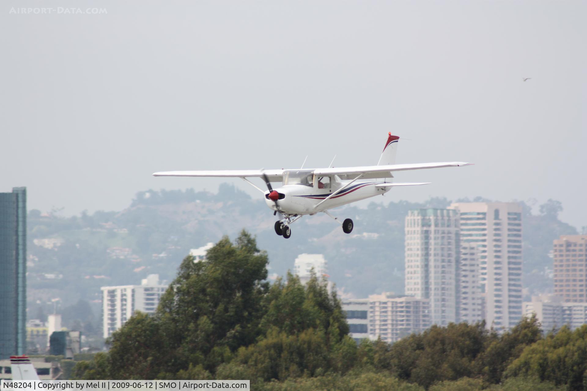 N48204, 1979 Cessna 152 C/N 15283301, Landing RWY 21