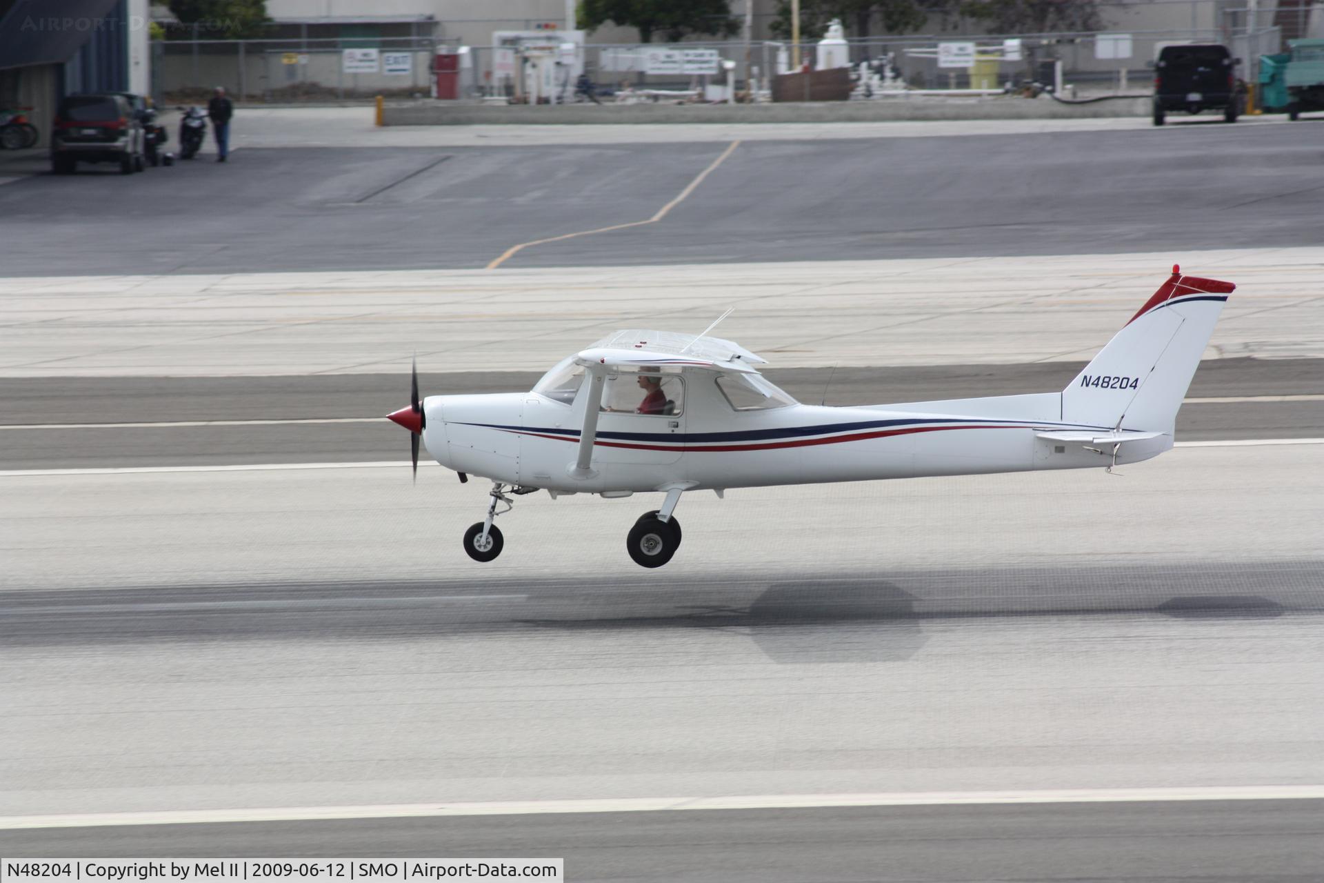 N48204, 1979 Cessna 152 C/N 15283301, Landing RWY 21