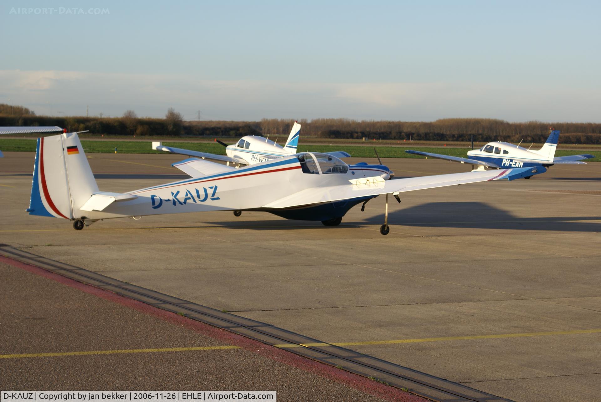 D-KAUZ, Scheibe SF-25C Falke C/N 4455, Lelystad