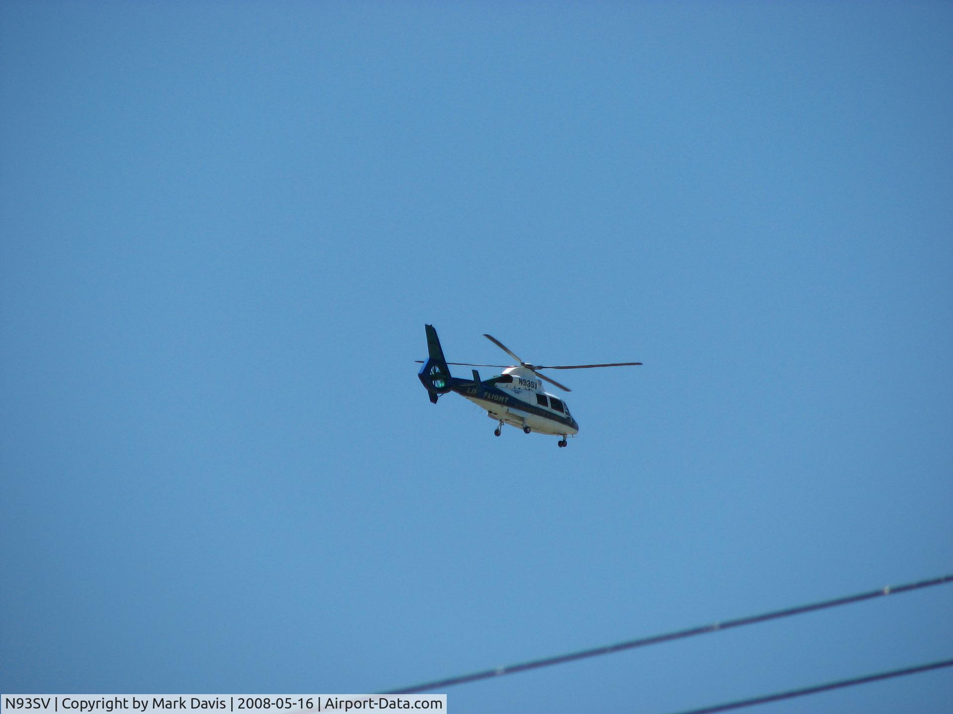 N93SV, Aerospatiale SA-365N-1 Dauphin 2 C/N 6286, Landing at Fremont Memorial Hospital