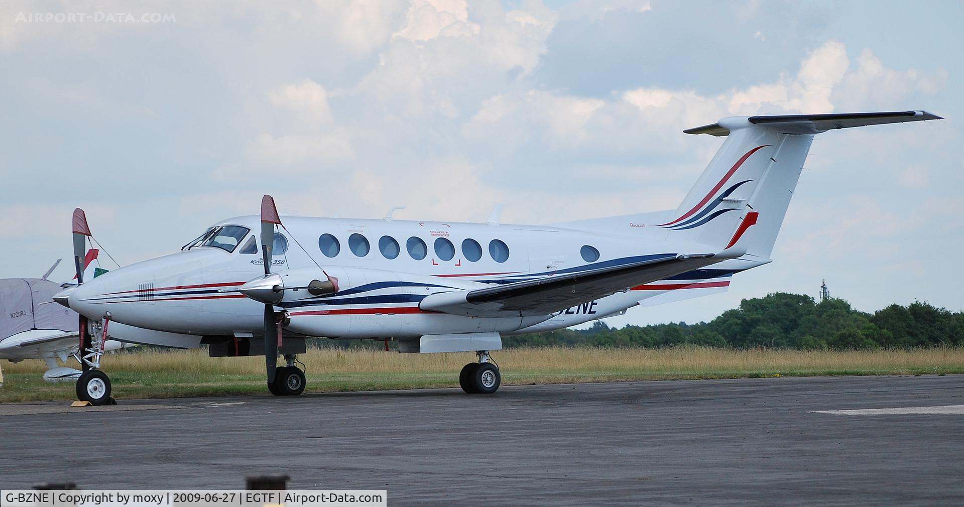 G-BZNE, 2000 Raytheon King Air 350 (B300) C/N FL-286, Beechcraft B300 Super KingAir 350 at Fairoaks