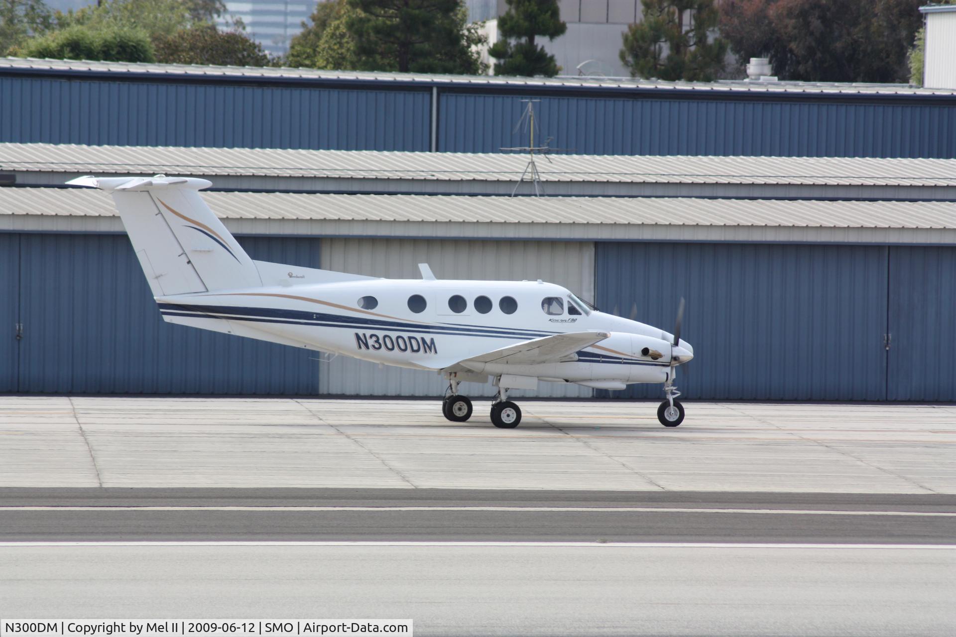 N300DM, 1981 Beech F90 King Air C/N LA-165, KSMO-KMYF - Taxiing For Departure RWY 21