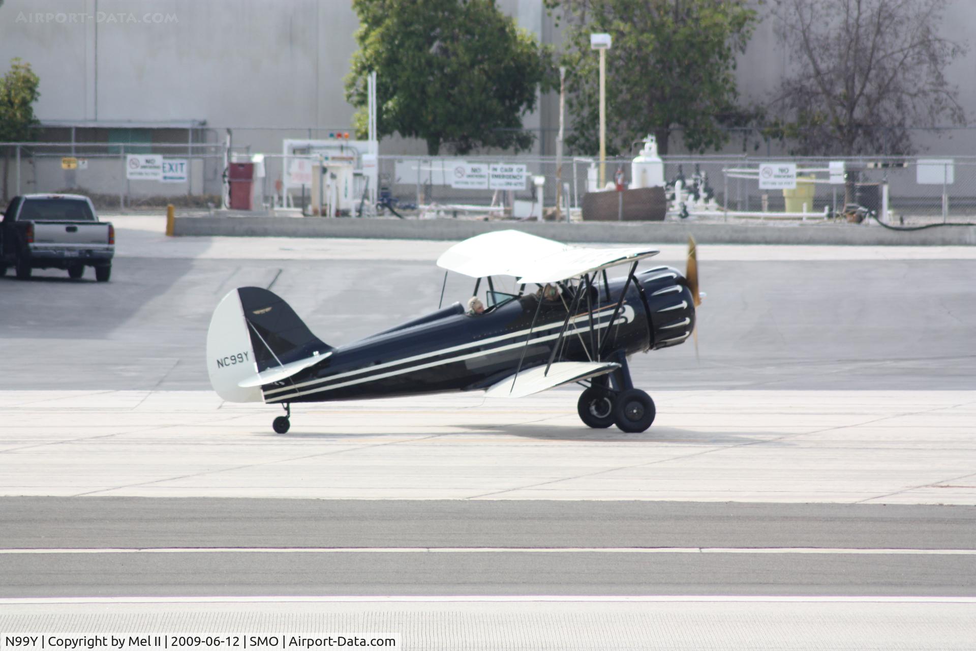 N99Y, 1986 Waco YMF C/N F5-002, Taxiing For Departure RWY 21