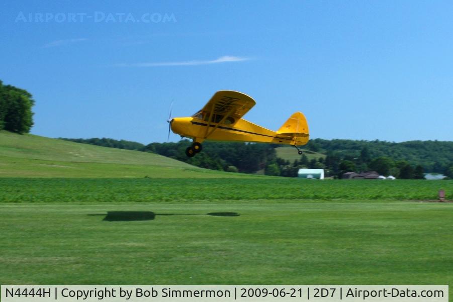 N4444H, 1948 Piper PA-15 Vagabond Vagabond C/N 15-233, Departing 28 at the Beach City, Ohio Father's Day fly-in.