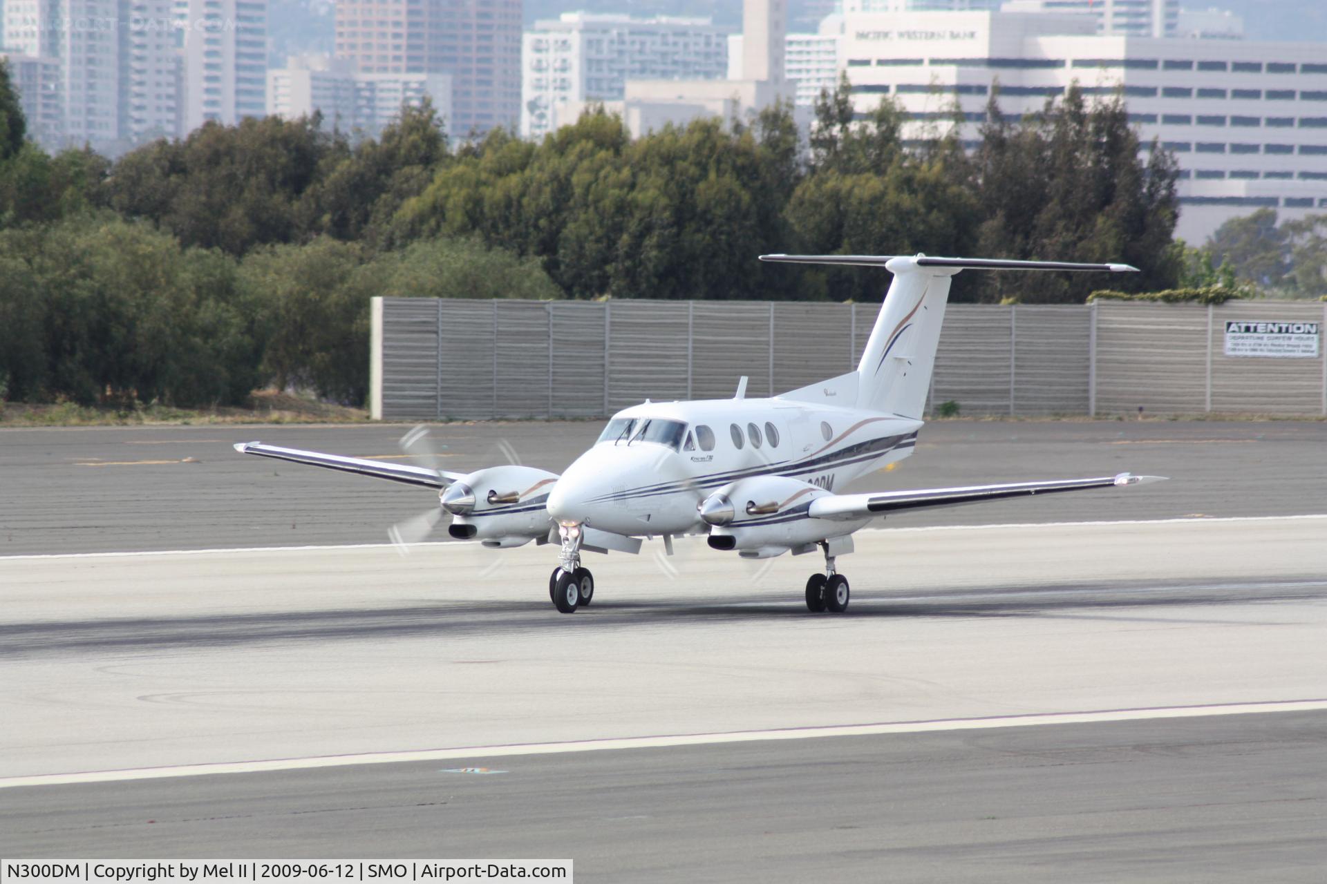 N300DM, 1981 Beech F90 King Air C/N LA-165, KSMO-KMYF - Departing RWY 21