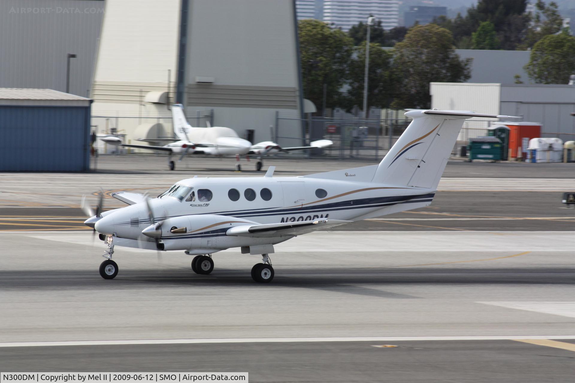 N300DM, 1981 Beech F90 King Air C/N LA-165, KSMO-KMYF - Departing RWY 21