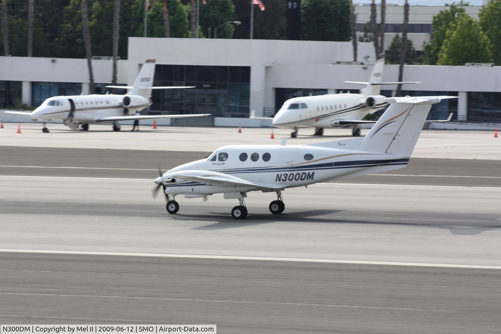 N300DM, 1981 Beech F90 King Air C/N LA-165, KSMO-KMYF - Departing RWY 21
