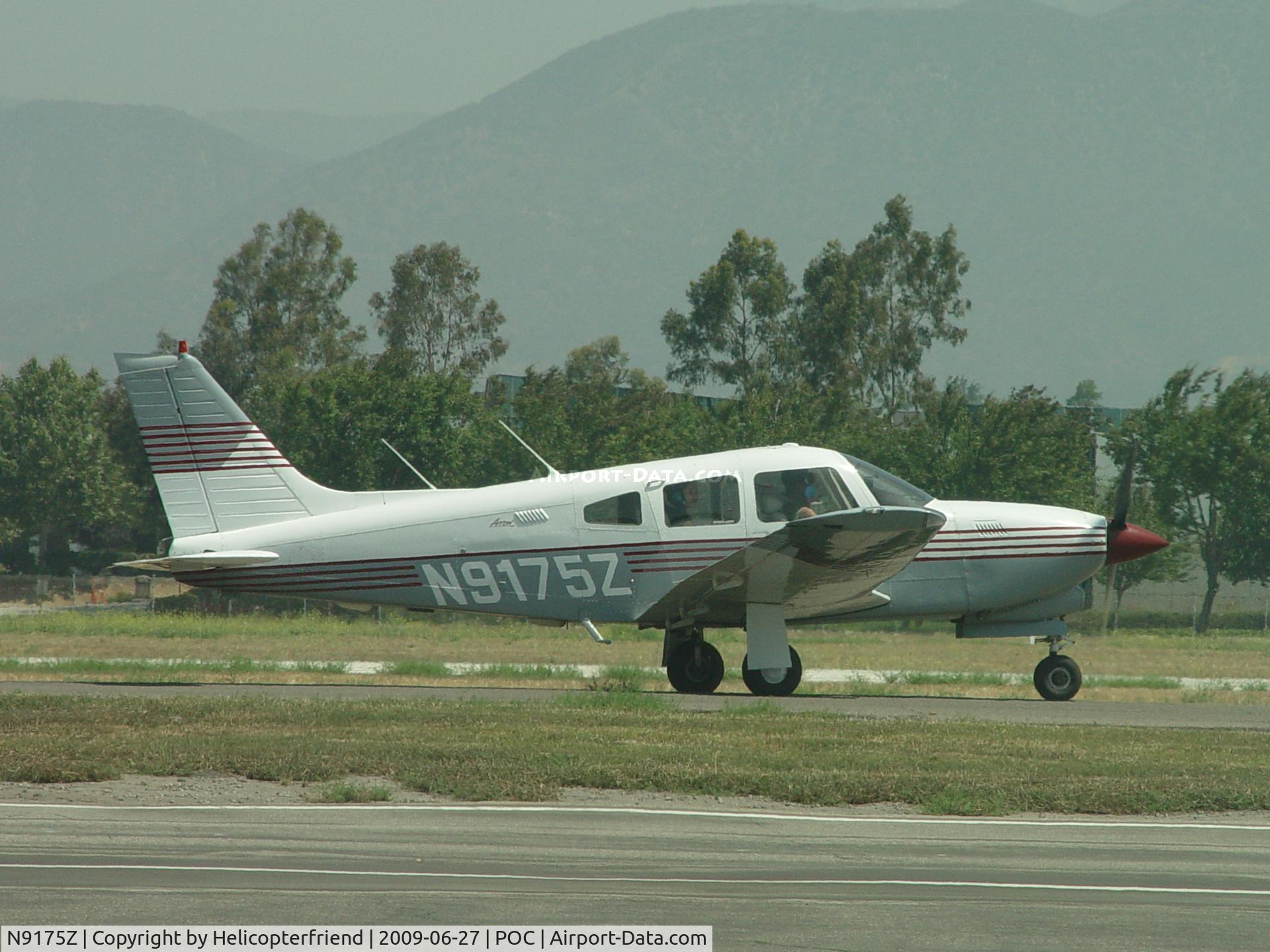 N9175Z, 1989 Piper PA-28R-201T Cherokee Arrow III C/N 2803003, Taxiing to 26L for take off