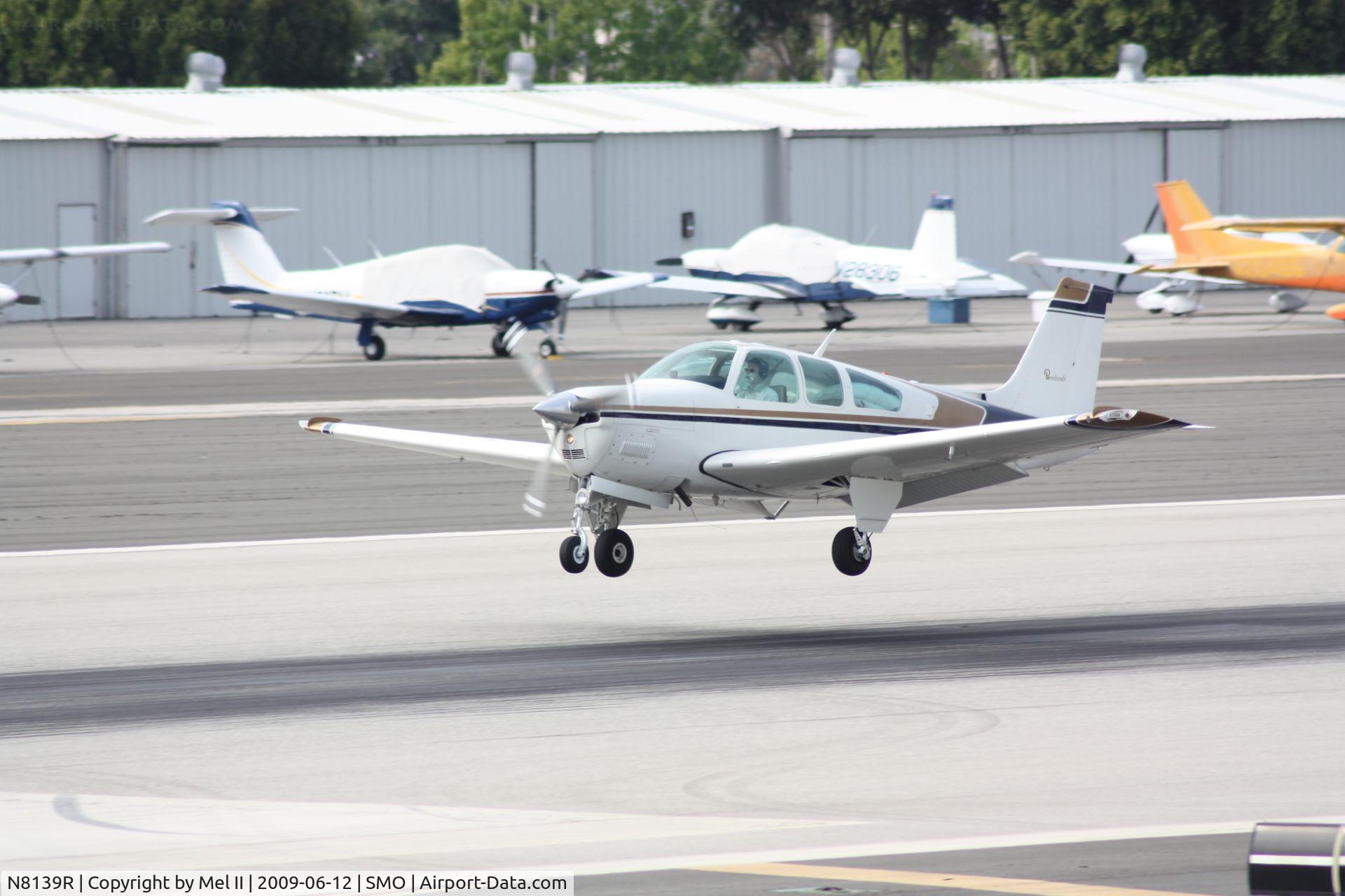 N8139R, 1974 Beech F33A Bonanza C/N CE-522, Landing RWY 21