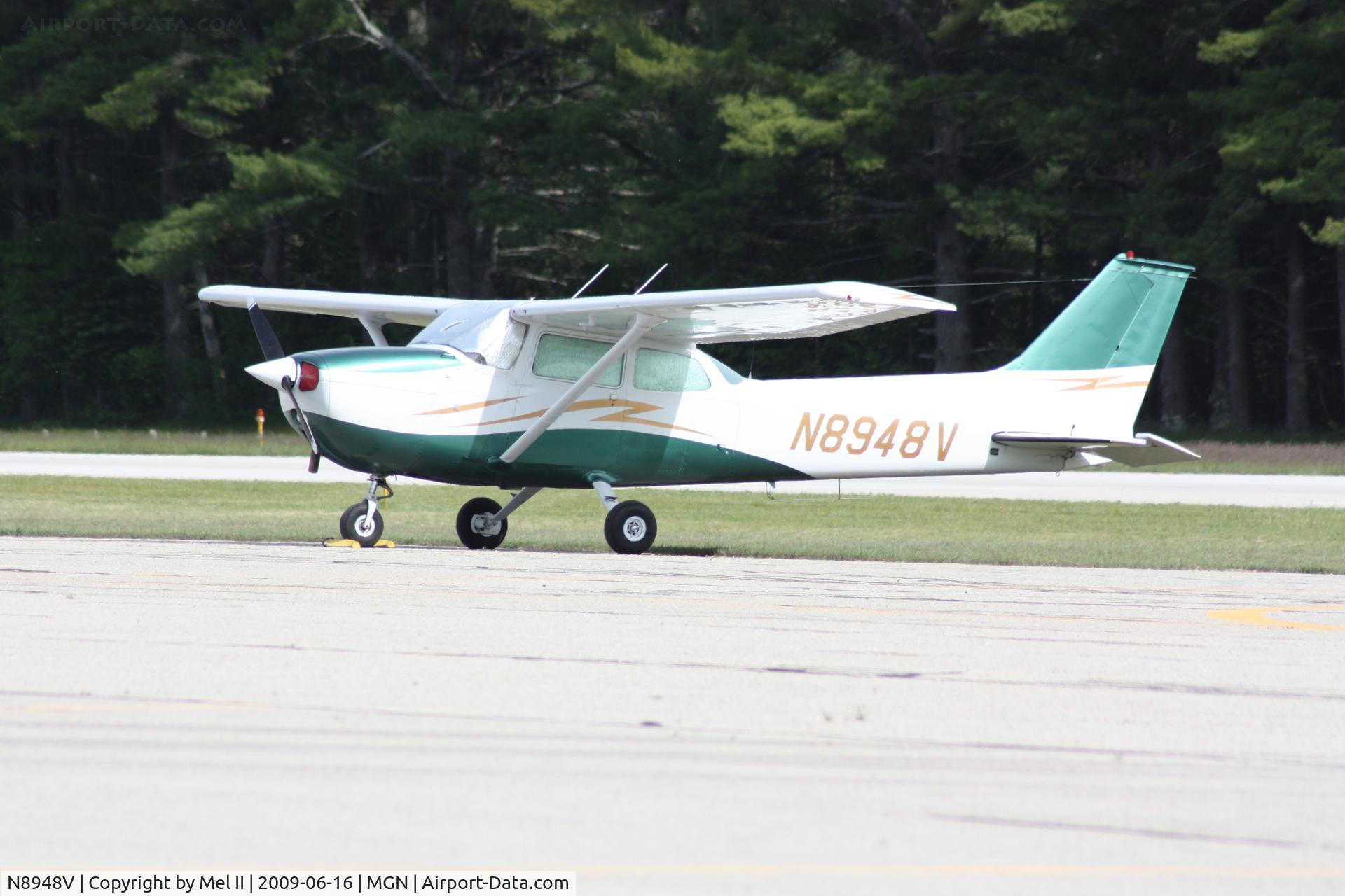 N8948V, 1974 Cessna 172M C/N 17264304, Parked