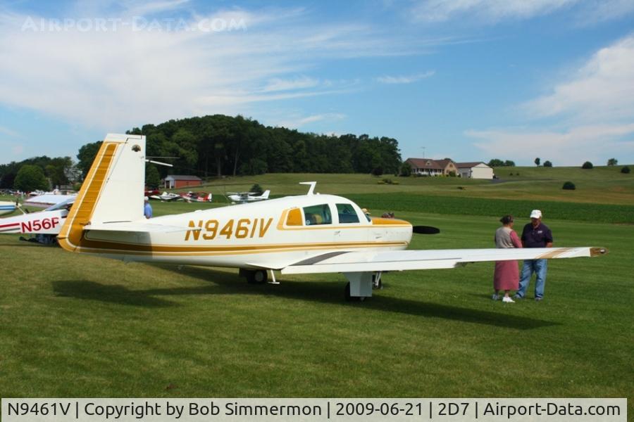 N9461V, 1970 Mooney M20C Ranger C/N 700056, Father's Day fly-in at Beach City, Ohio