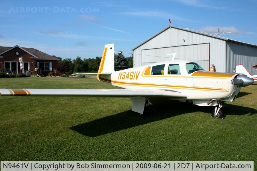 N9461V, 1970 Mooney M20C Ranger C/N 700056, Father's Day fly-in at Beach City, Ohio