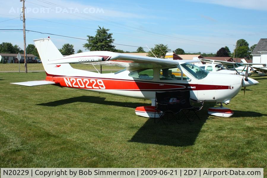 N20229, Cessna 177B Cardinal C/N 17702649, Father's Day fly-in at Beach City, Ohio