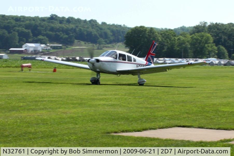 N32761, 1974 Piper PA-28-151 C/N 28-7515232, Arriving at the Father's Day fly-in; Beach City, Ohio.