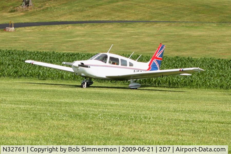 N32761, 1974 Piper PA-28-151 C/N 28-7515232, Father's Day fly-in at Beach City, Ohio