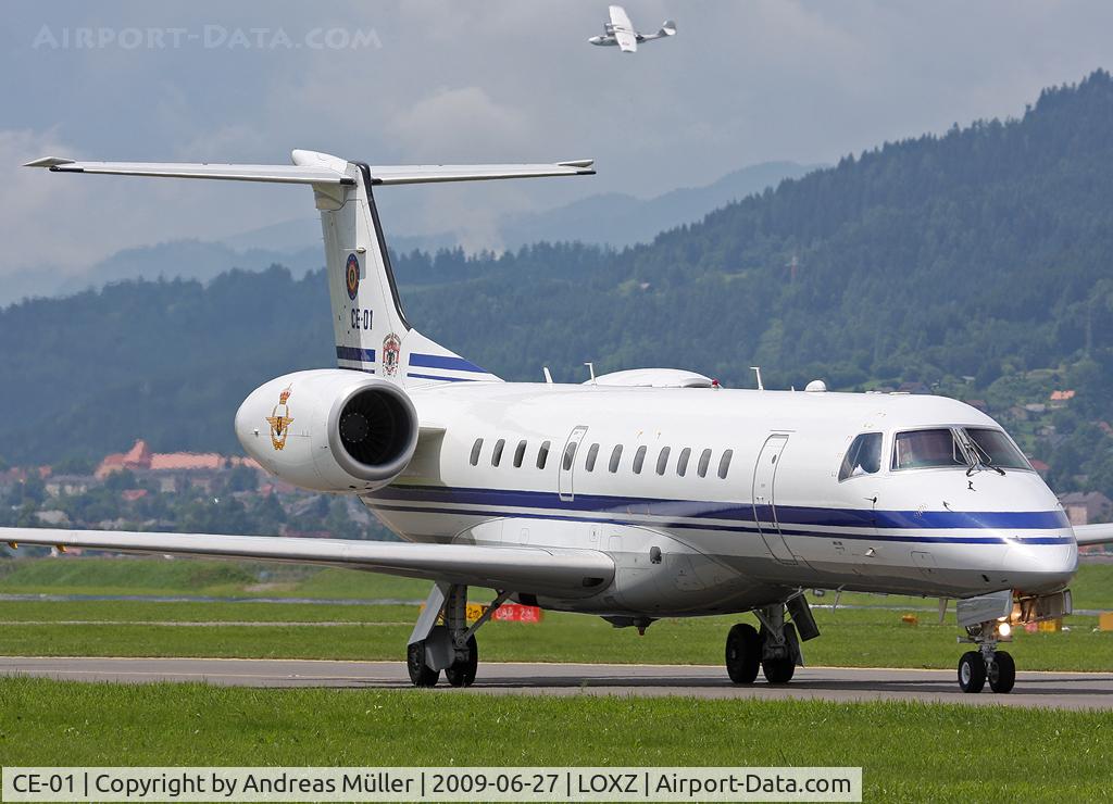 CE-01, 2001 Embraer ERJ-135LR (EMB-135LR) C/N 145449, Airpower09