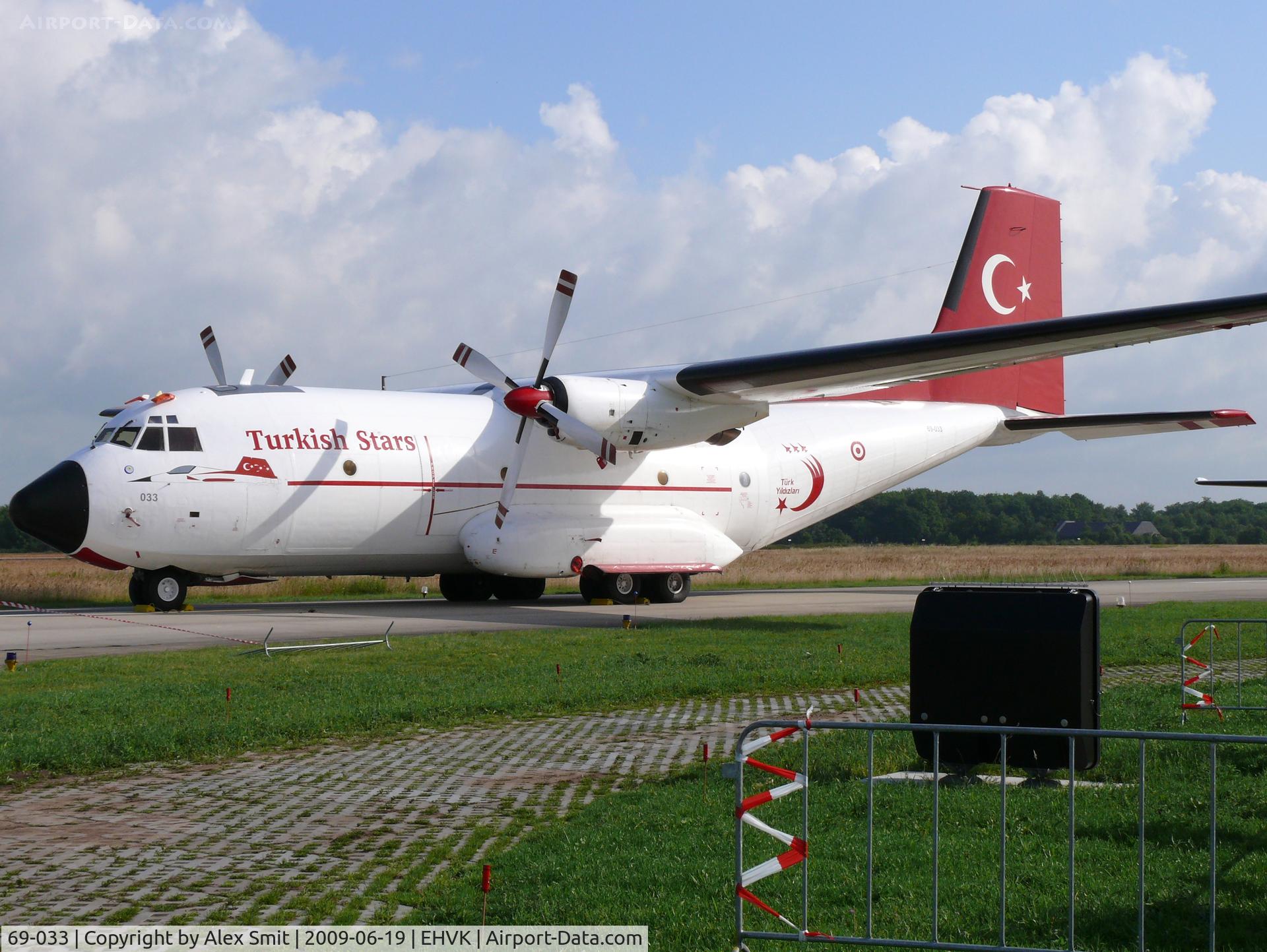 69-033, Transall C-160D C/N D33, Transport Allianz C-160D Transall 69-033 Turkish Air Force transport for demo-team Turkish Stars and painted in their livery.
