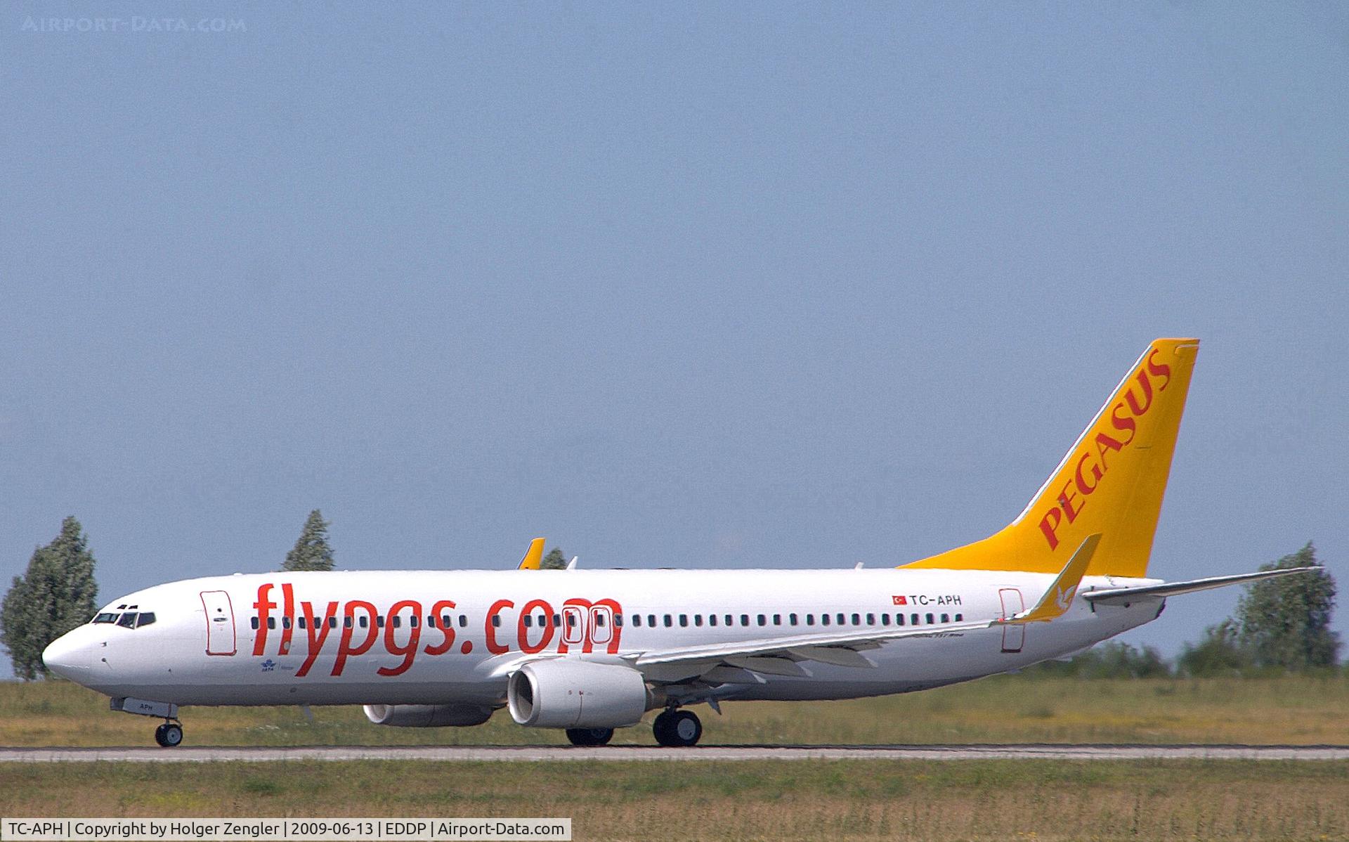 TC-APH, 2001 Boeing 737-8S3 C/N 29250/792, Leaving LEJ for destination Antalya (Turkey)