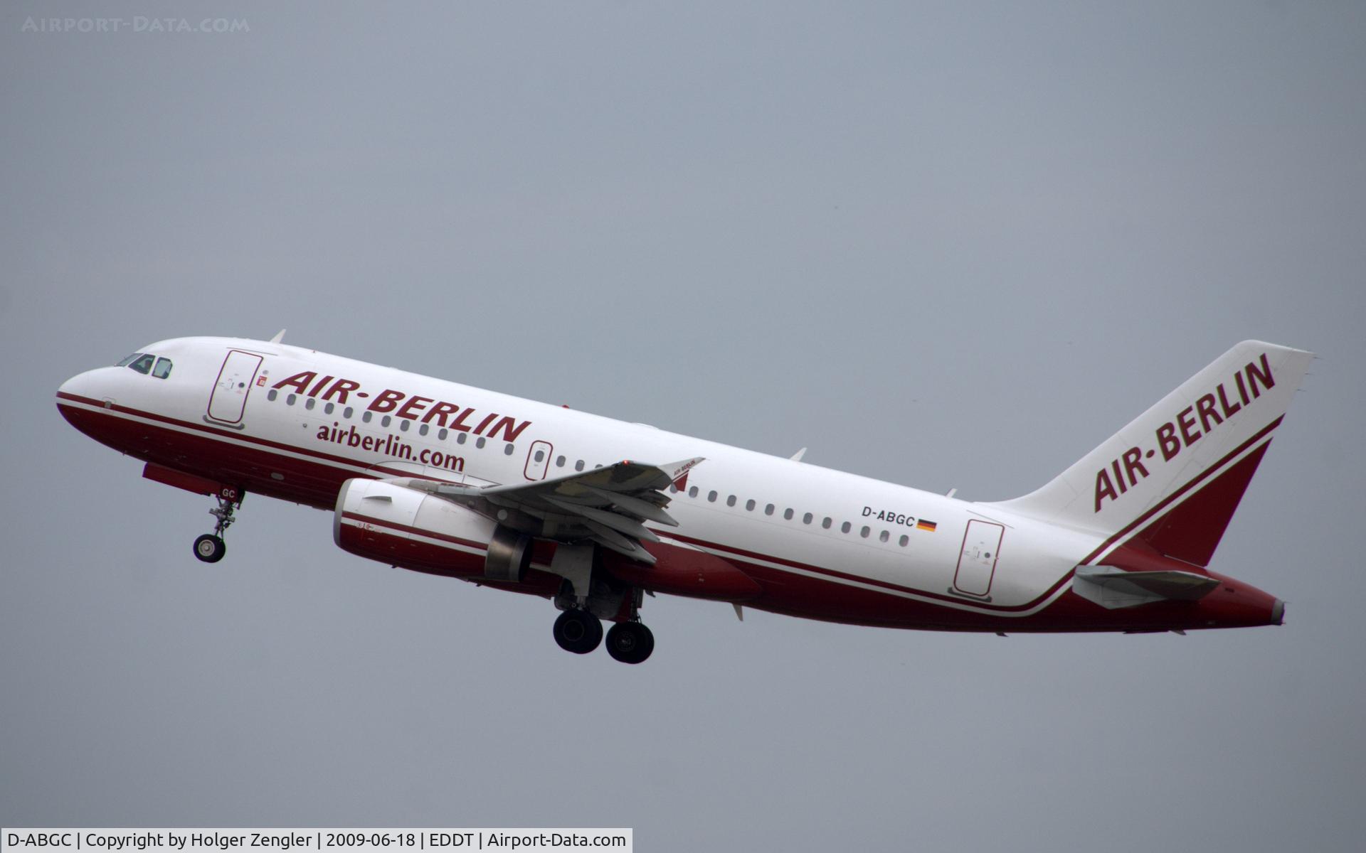 D-ABGC, 2005 Airbus A319-132 C/N 2468, Up into a grey sky with destination Stuttgart