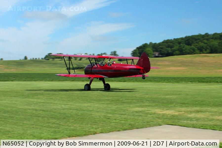 N65052, 1943 Boeing A75L300 C/N 75-7704, Landing on 28 at the Beach City, Ohio Father's Day fly-in.