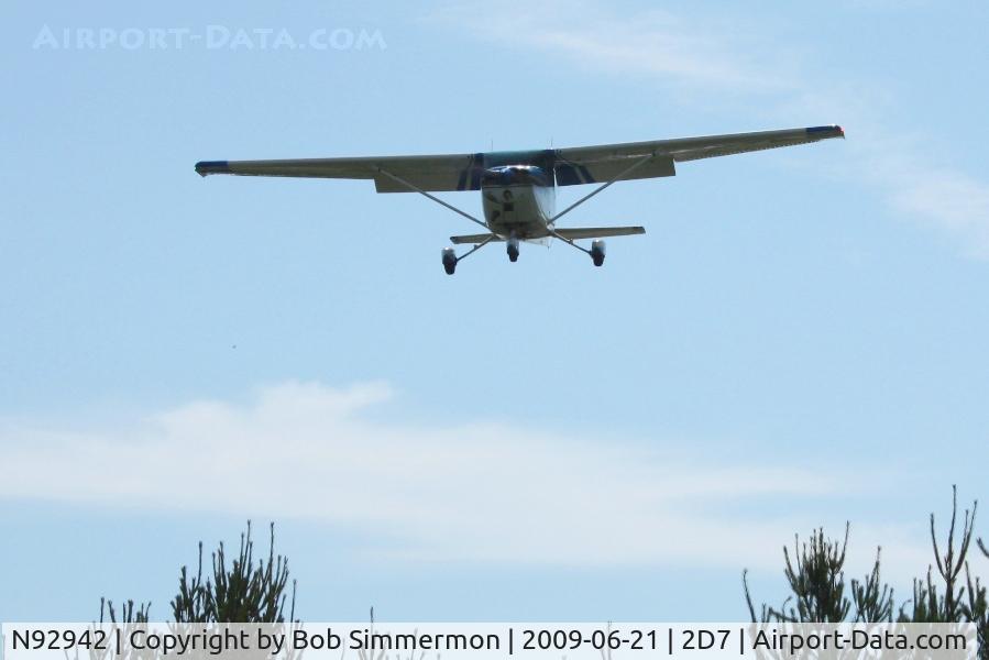 N92942, 1973 Cessna 172M C/N 17261654, Arriving at the Father's Day fly-in; Beach City, Ohio.