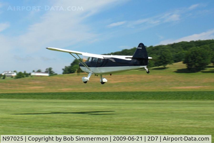 N97025, 1946 Stinson 108-1 Voyager C/N 108-1025, Landing on 28 at the Father's Day fly-in; Beach City, Ohio.