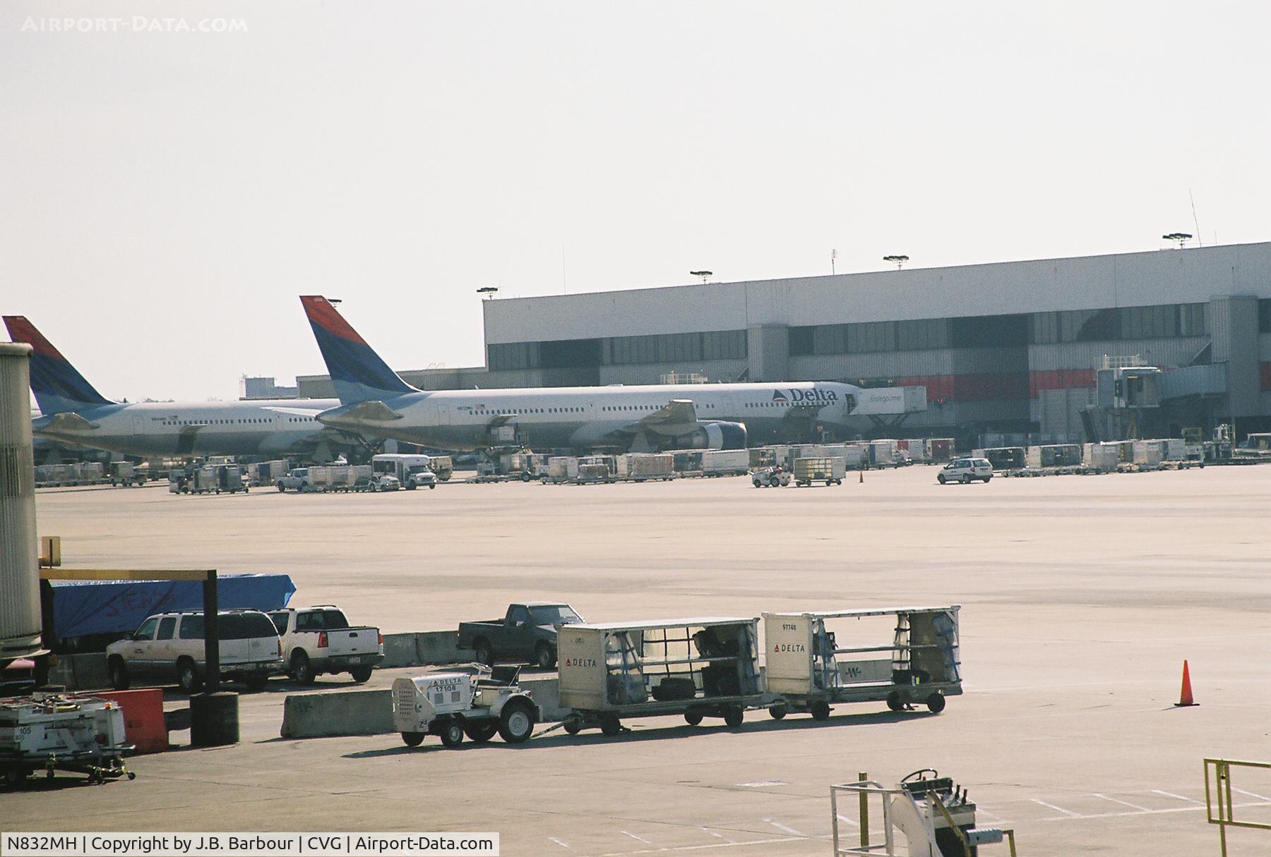 N832MH, 2000 Boeing 767-432/ER C/N 29704, N/A