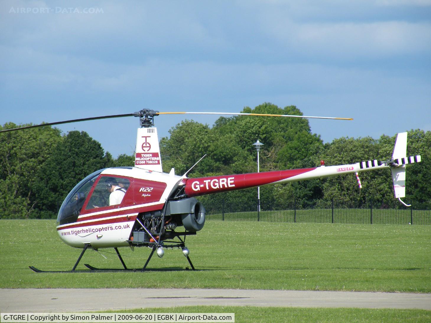 G-TGRE, 1985 Robinson R22 Alpha C/N 0471, R22 visiting Sywell