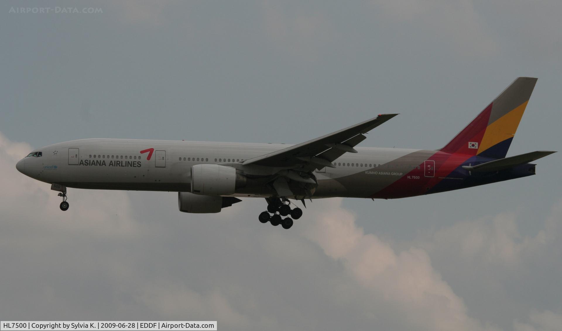 HL7500, 2002 Boeing 777-28E/ER C/N 28685, Asian Airlines