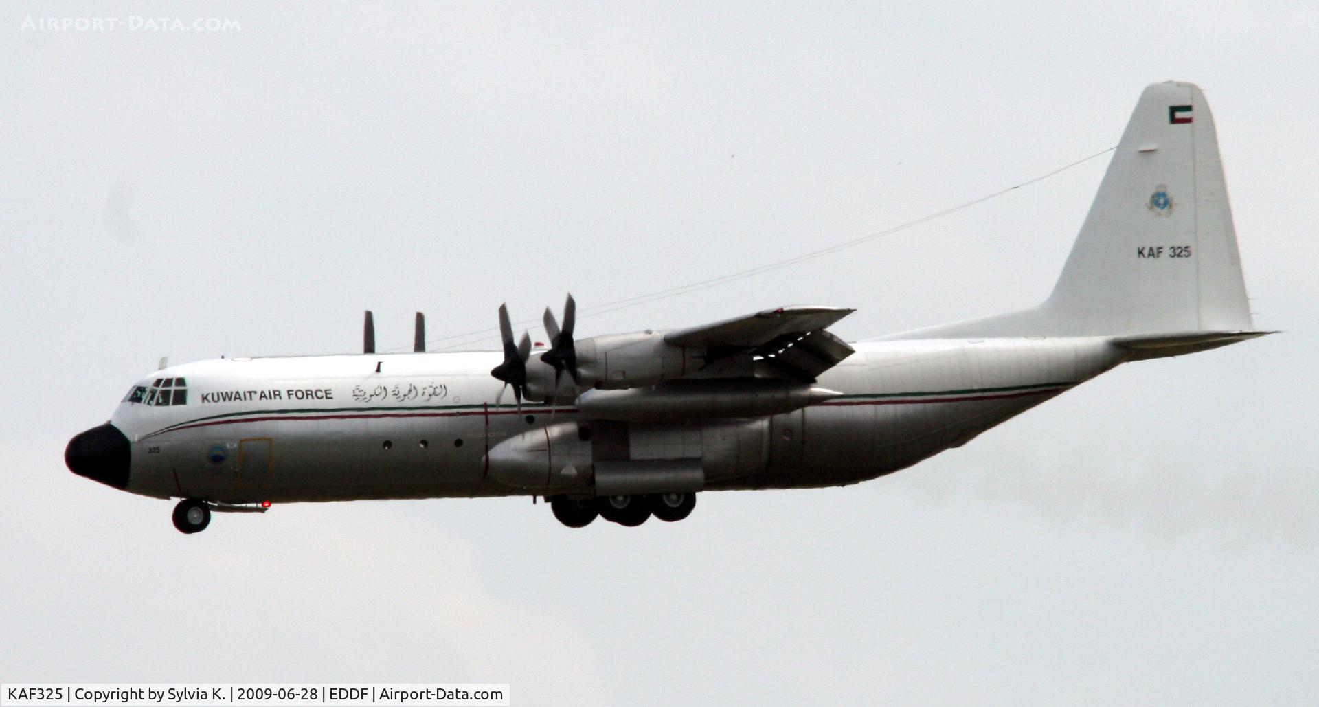 KAF325, 1983 Lockheed L-100-30 Hercules (L-382G) C/N 382-4955, Kuwait Air Force