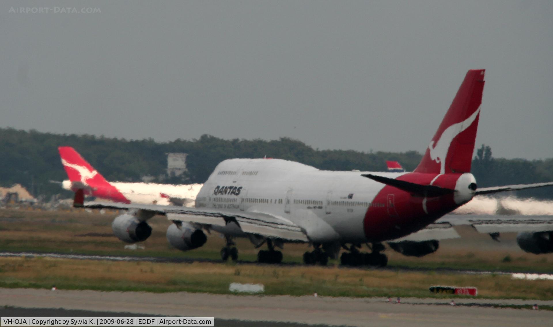 VH-OJA, 1989 Boeing 747-438 C/N 24354, Qantas