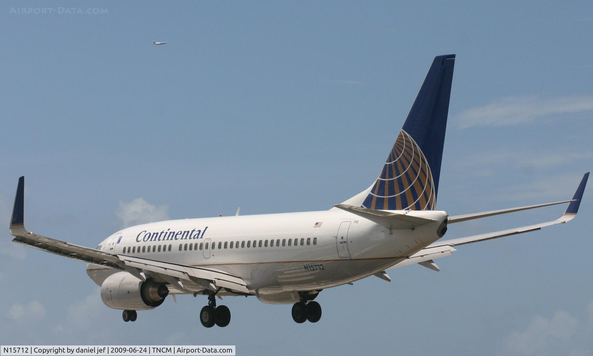N15712, 1998 Boeing 737-724 C/N 28783, Landing 10