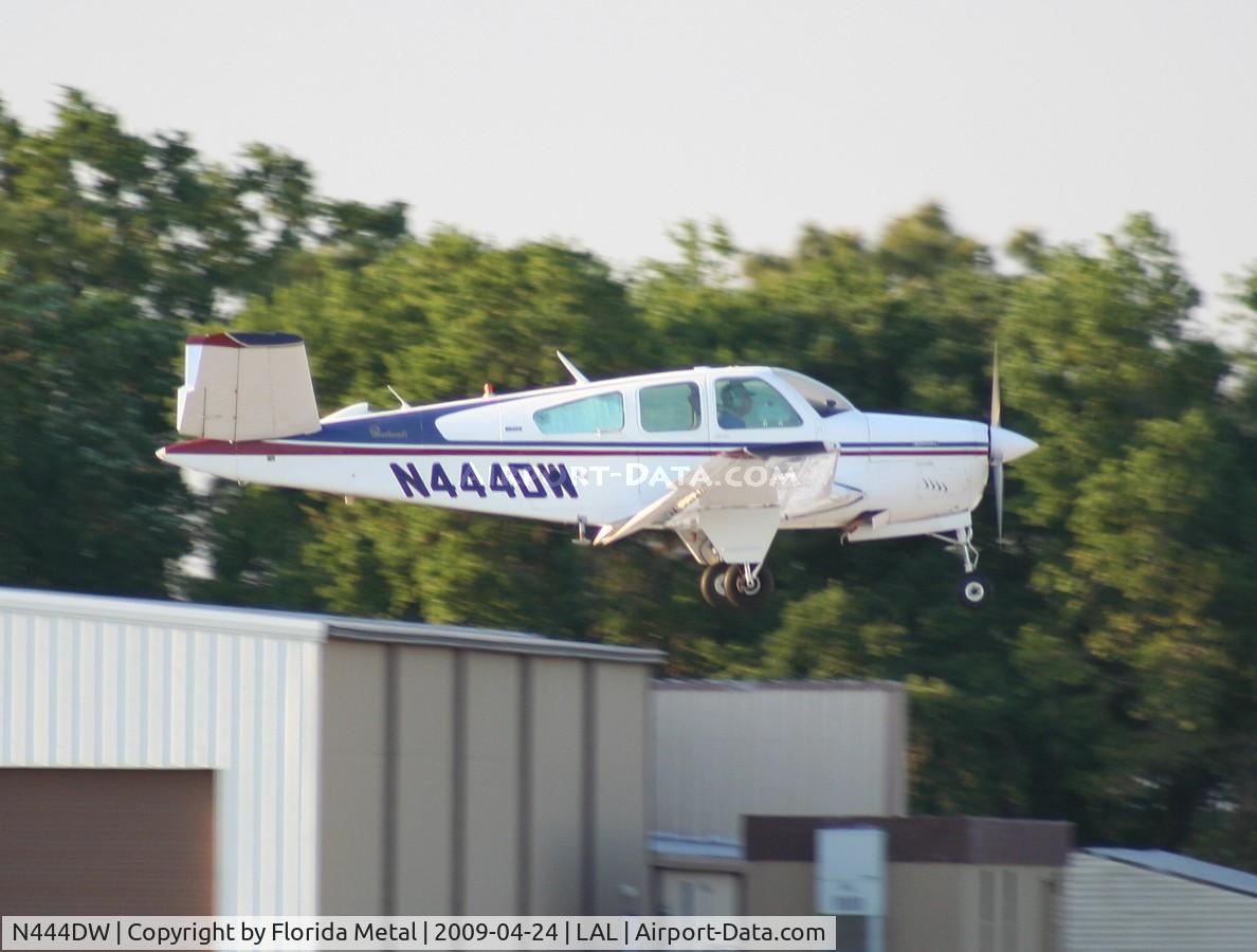N444DW, 1972 Beech V35B Bonanza C/N D-9416, Beech V35B