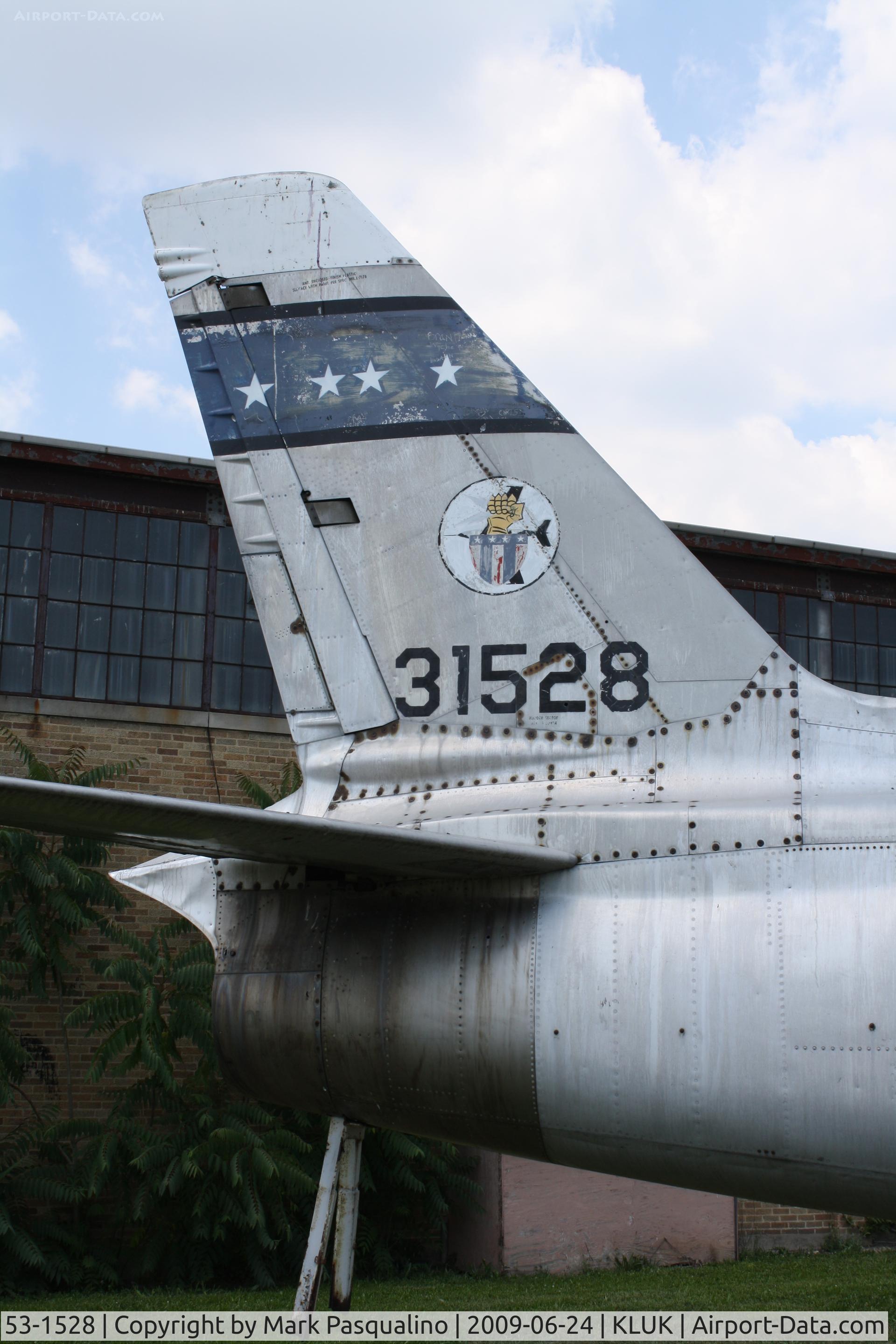 53-1528, 1953 North American F-86H Sabre C/N 203-300, North American F-86H