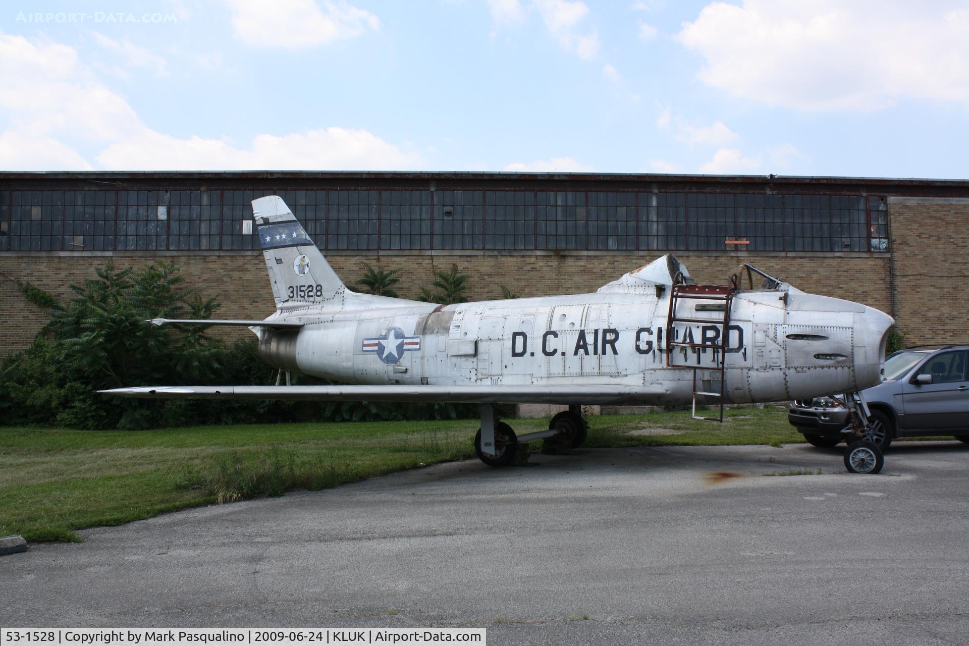 53-1528, 1953 North American F-86H Sabre C/N 203-300, North American F-86H