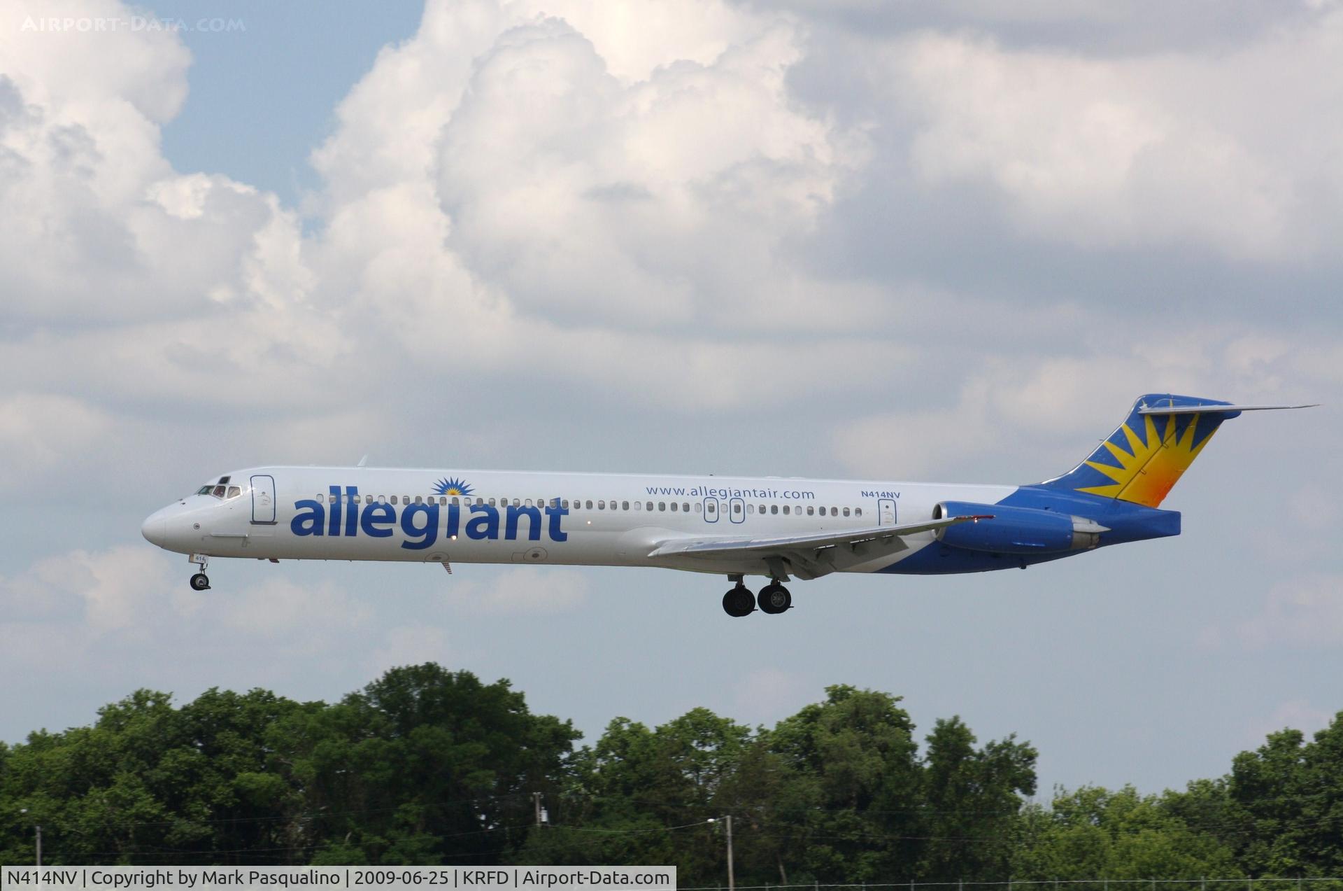 N414NV, 1989 McDonnell Douglas MD-88 C/N 49766, MD-88