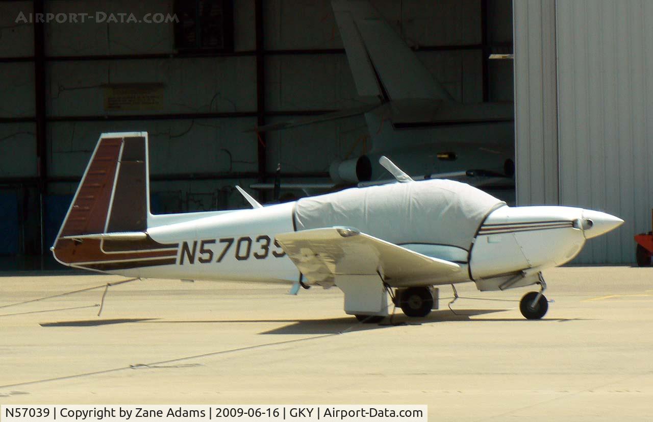 N57039, 1983 Mooney M20J 201 C/N 24-1421, At Arlington Municipal