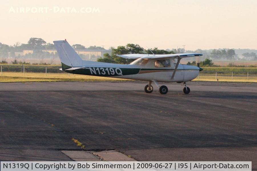 N1319Q, 1971 Cessna 150L C/N 15072619, On the ramp at Kenton, Ohio.
