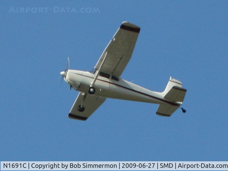 N1691C, 1952 Cessna 180 C/N 30391, Departing Fort Wayne's Smith Field