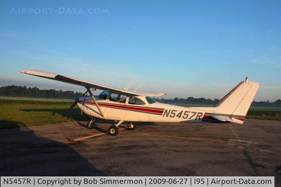N5457R, 1965 Cessna 172F C/N 17253013, On the ramp at Kenton, Ohio.