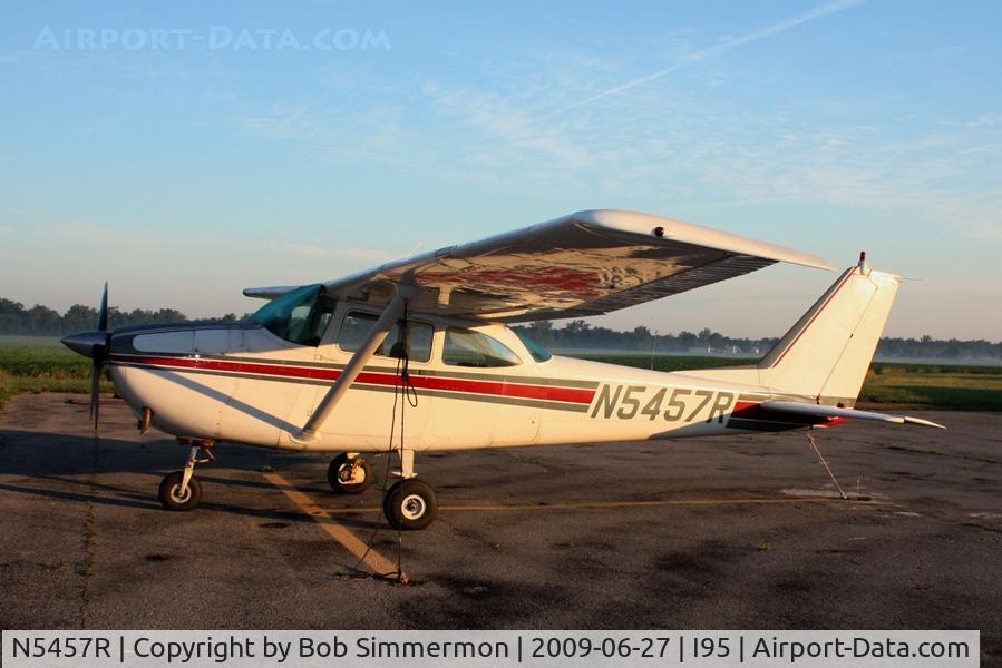 N5457R, 1965 Cessna 172F C/N 17253013, On the ramp at Kenton, Ohio.