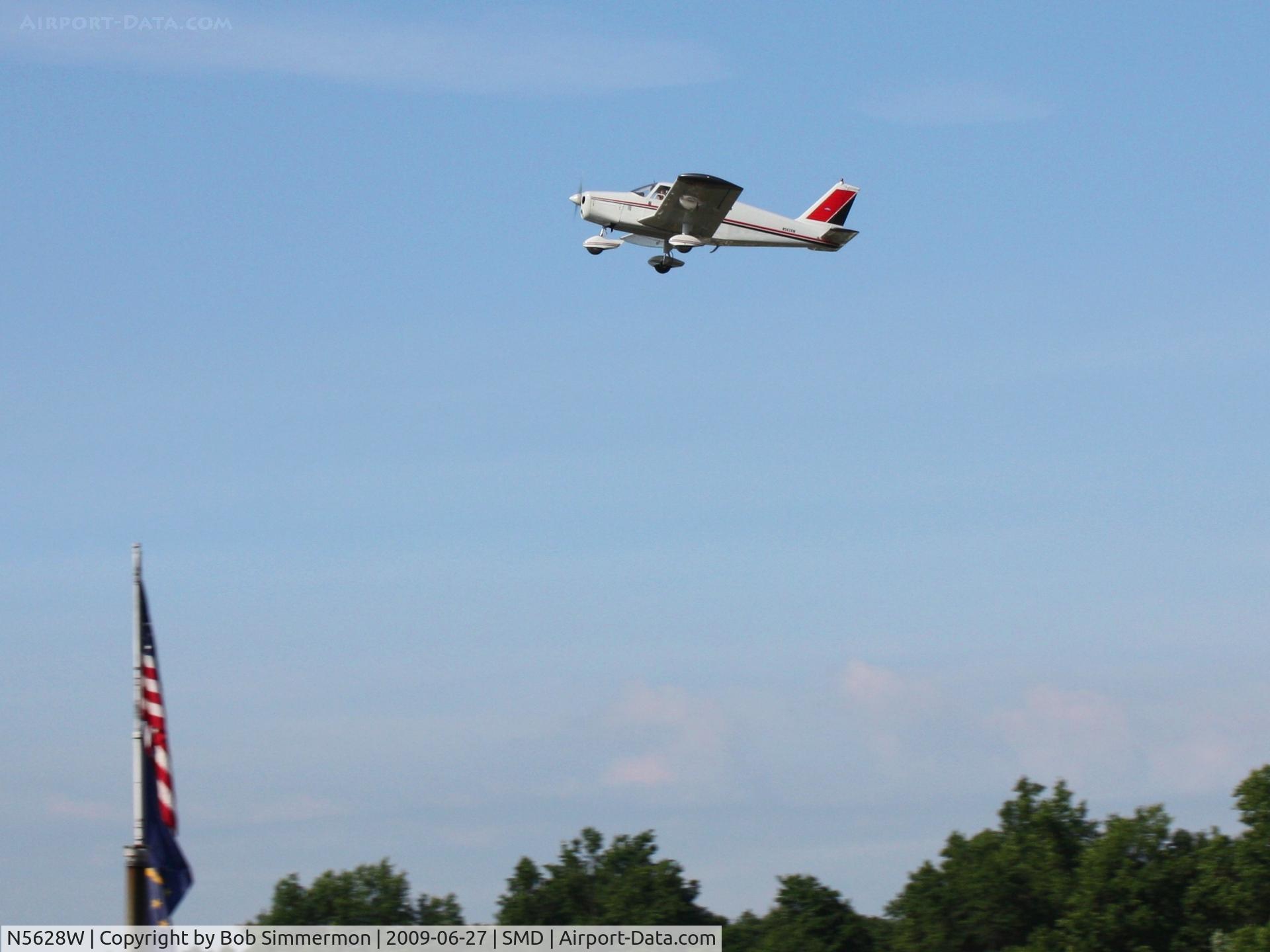 N5628W, 1962 Piper PA-28-160 Cherokee C/N 28-773, Departing Fort Wayne's Smith Field