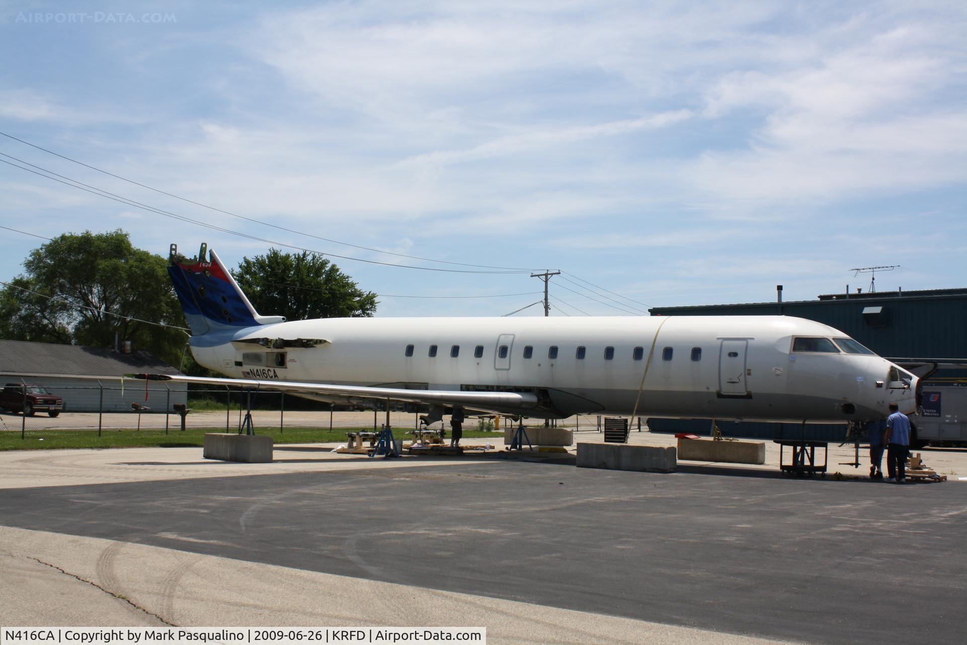 N416CA, 2000 Bombardier CRJ-100ER (CL-600-2B19) C/N 7450, CL-600-2B19